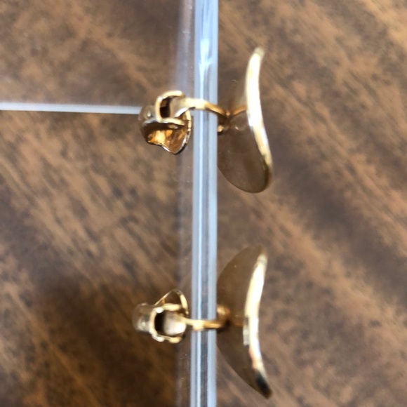 Vintage Avon curved disc spring clip on  earrings gold tone - Picture 8 of 16